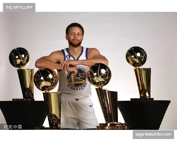 库里谈新赛季展望：训练营效果显著 球队士气高涨蓄势待发