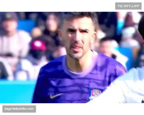 津门虎谢蒂内与基莱斯缺乏化学反应，双前锋战术未能形成有效呼应